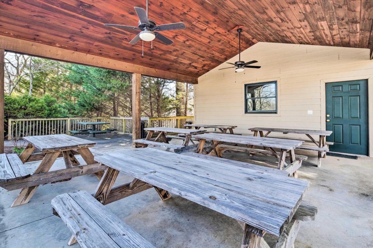 Lake Lure Studio With Private Balcony And Pool Access! المظهر الخارجي الصورة